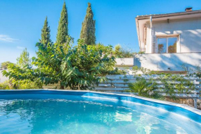 Les Cigales - Charmant 2 pièces avec piscine 4personnes plus bébé